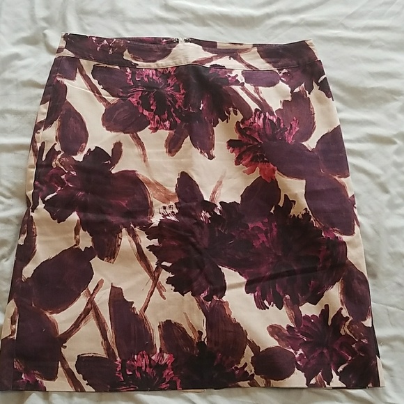 Van Heusen Dresses & Skirts - Van  Heusen Flower Pattern Skirt